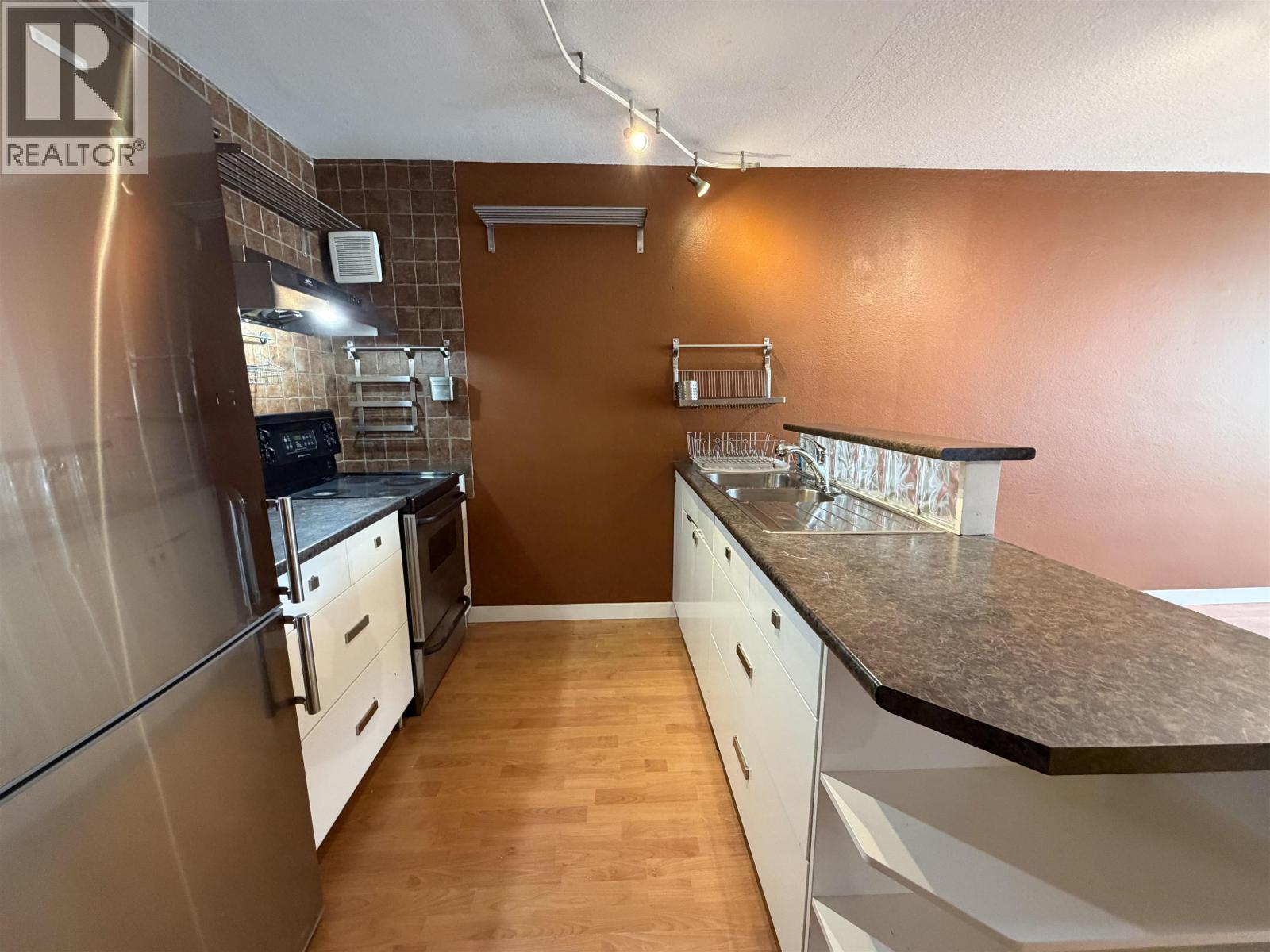 506 1330 Burrard Street, Vancouver, British Columbia  V6Z 2B8 - Photo 4 - R3125786