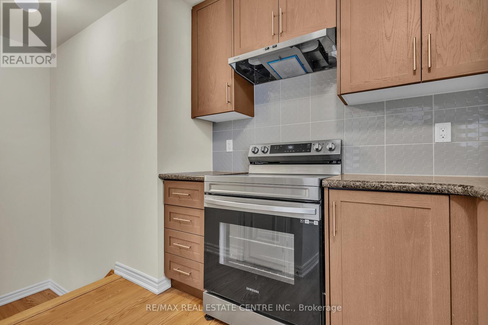 G-32 (312) - 10 Halliford Place, Brampton, Ontario L6P 0N5 - Photo 5 - W13151868