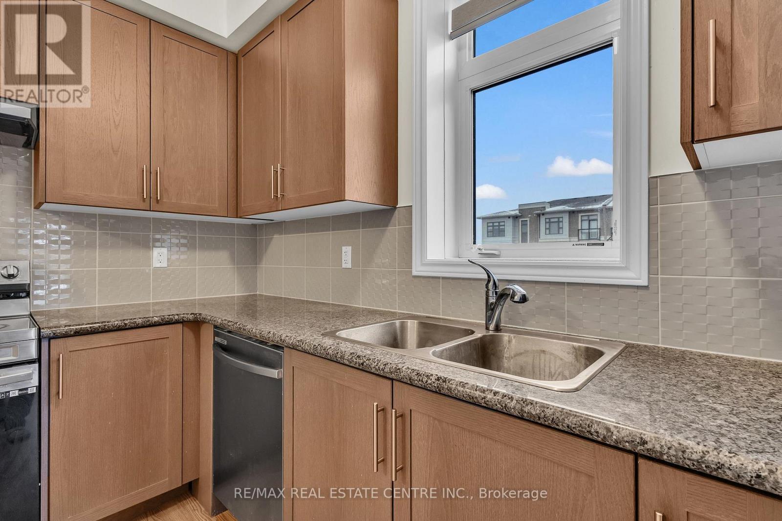 G-32 (312) - 10 Halliford Place, Brampton, Ontario L6P 0N5 - Photo 6 - W13151868