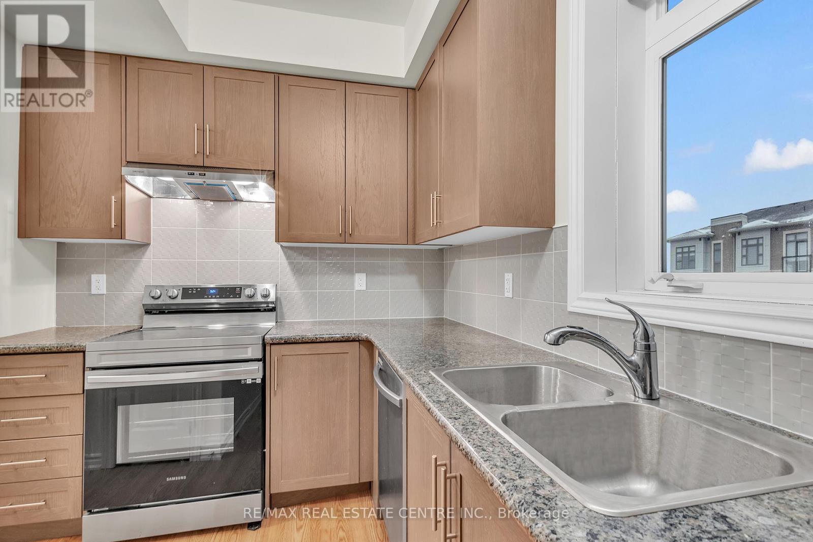 G-32 (312) - 10 Halliford Place, Brampton, Ontario L6P 0N5 - Photo 8 - W13151868