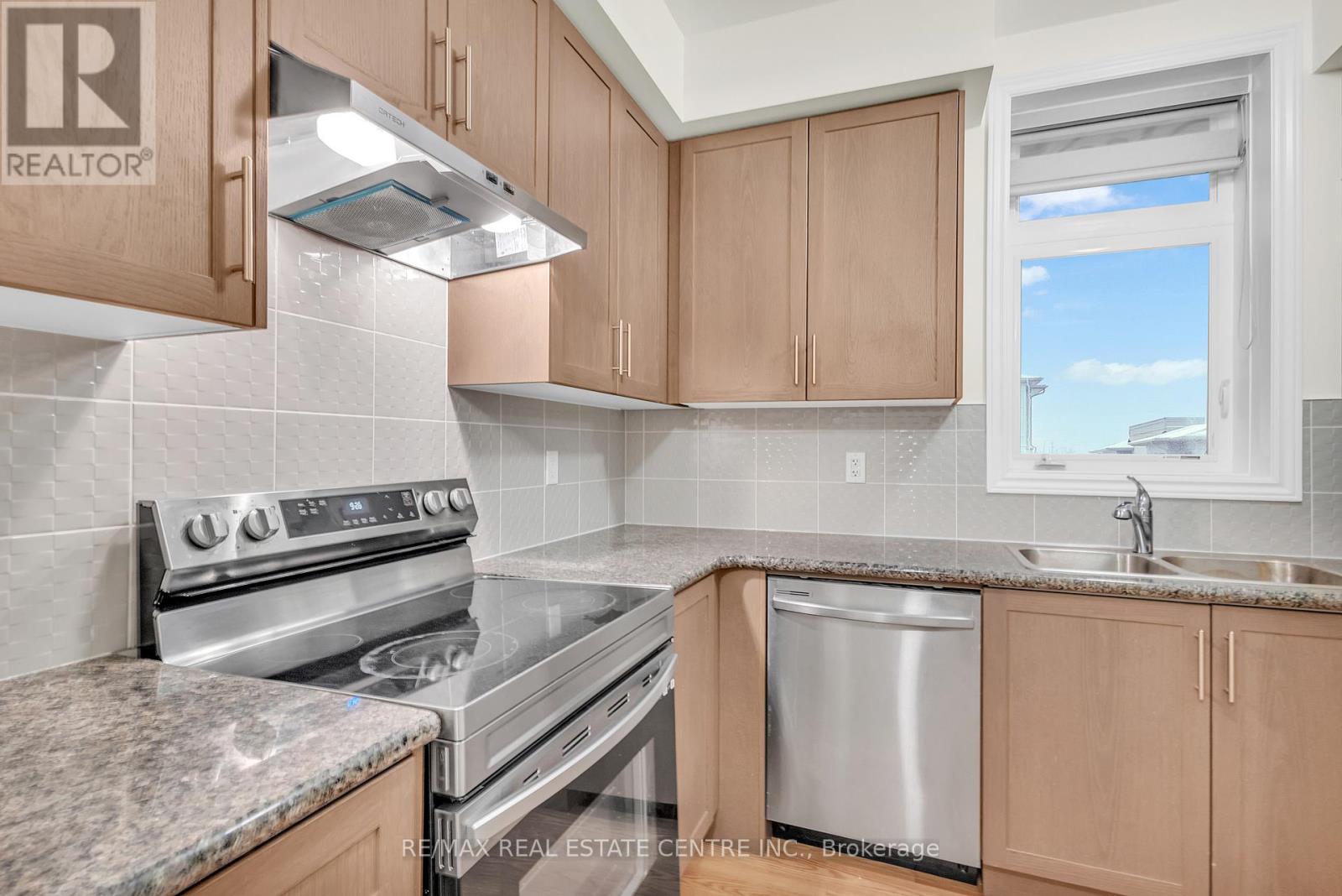 G-32 (312) - 10 Halliford Place, Brampton, Ontario L6P 0N5 - Photo 9 - W13151868