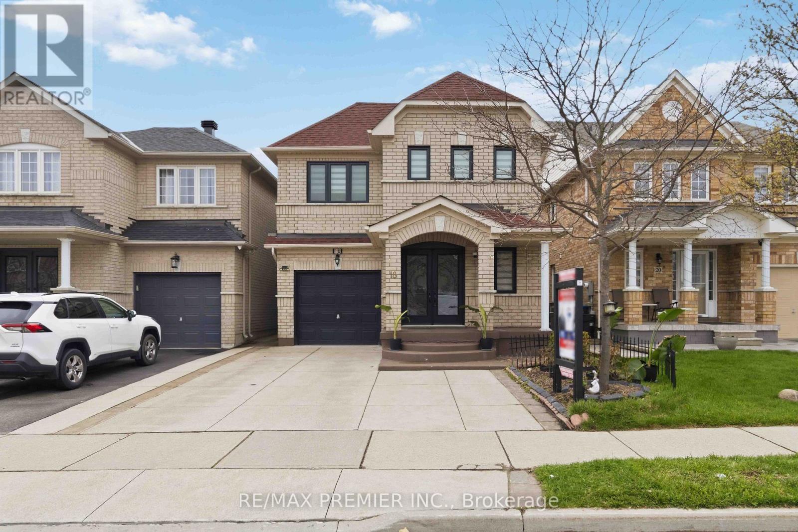 18 SALONICA ROAD, Brampton, Ontario