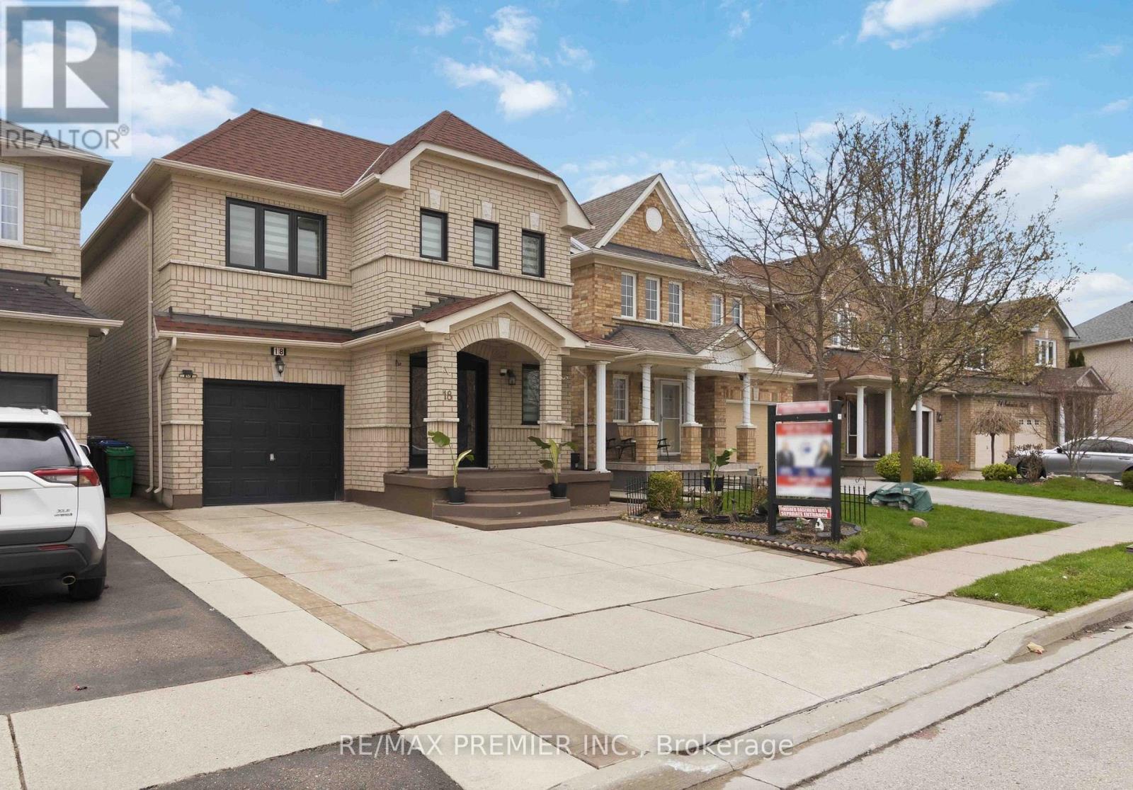 18 Salonica Road, Brampton, Ontario  L7A 3K9 - Photo 2 - W13151890