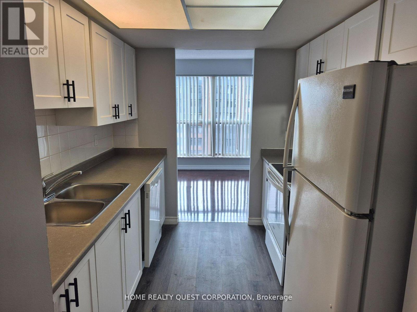 1410 - 325 Webb Drive, Mississauga, Ontario  L5B 3Z9 - Photo 10 - W13151898