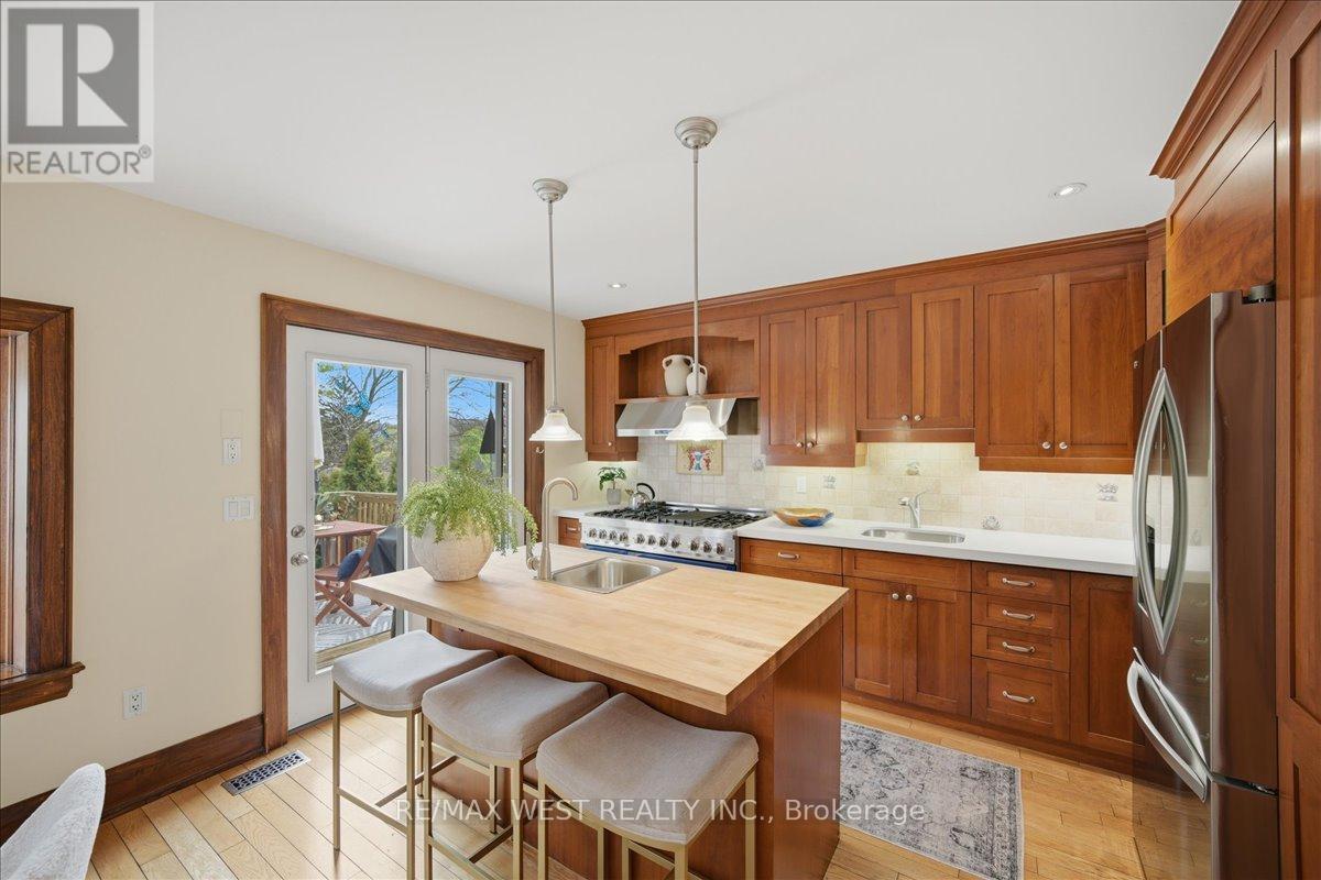69 Mayfield Avenue, Toronto, Ontario  M6S 1K4 - Photo 17 - W13151922