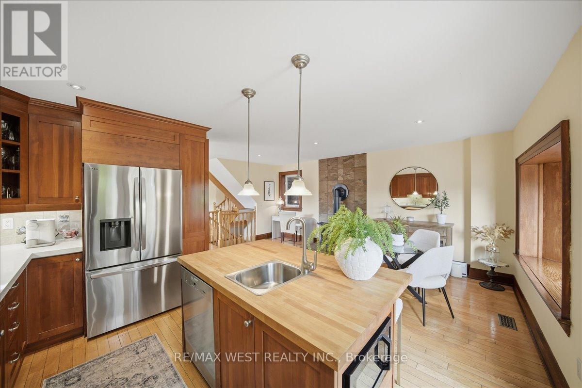 69 Mayfield Avenue, Toronto, Ontario  M6S 1K4 - Photo 19 - W13151922