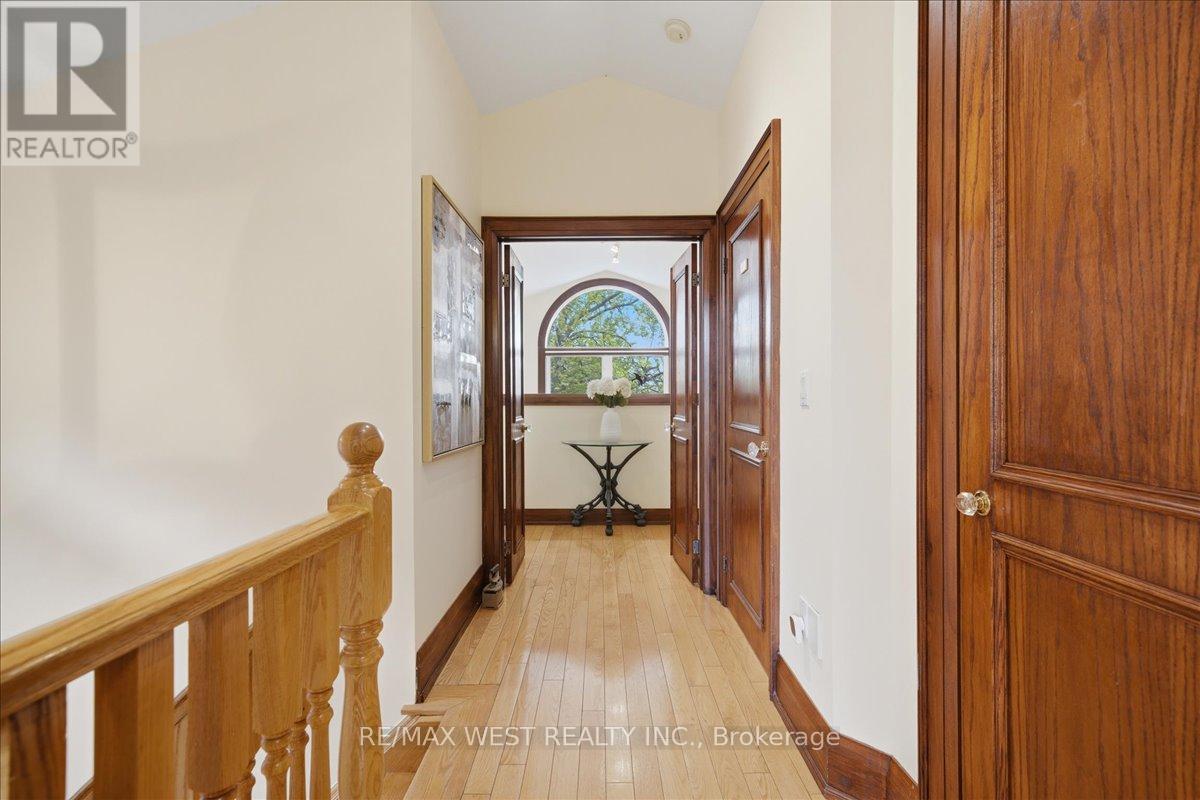 69 Mayfield Avenue, Toronto, Ontario  M6S 1K4 - Photo 23 - W13151922