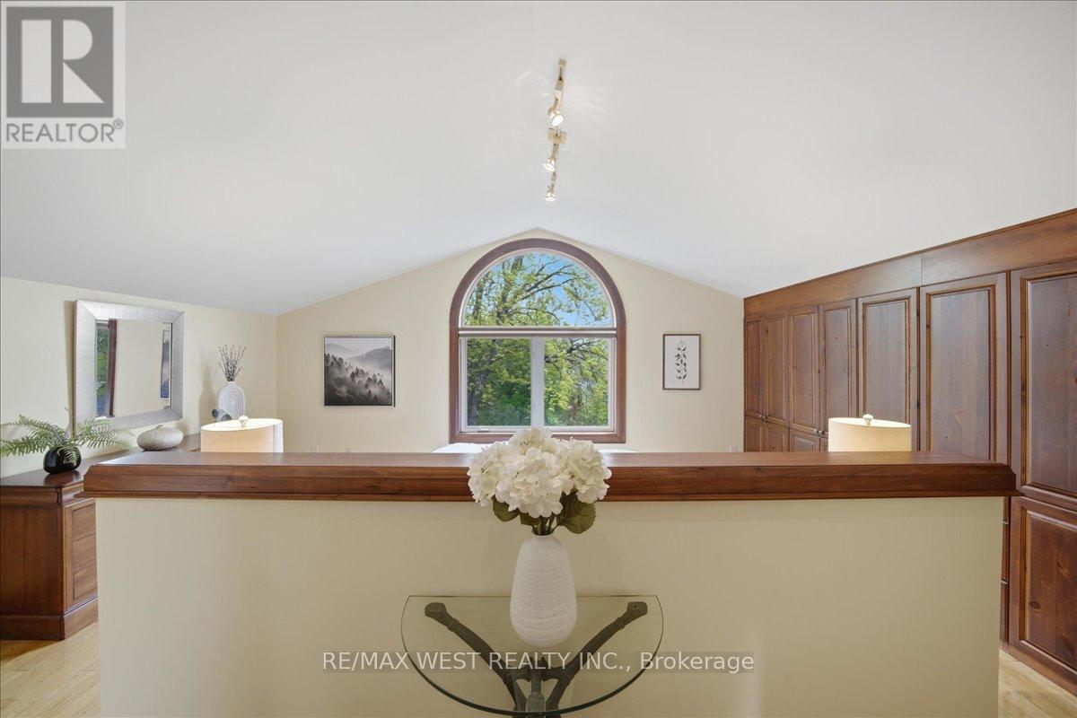 69 Mayfield Avenue, Toronto, Ontario  M6S 1K4 - Photo 28 - W13151922