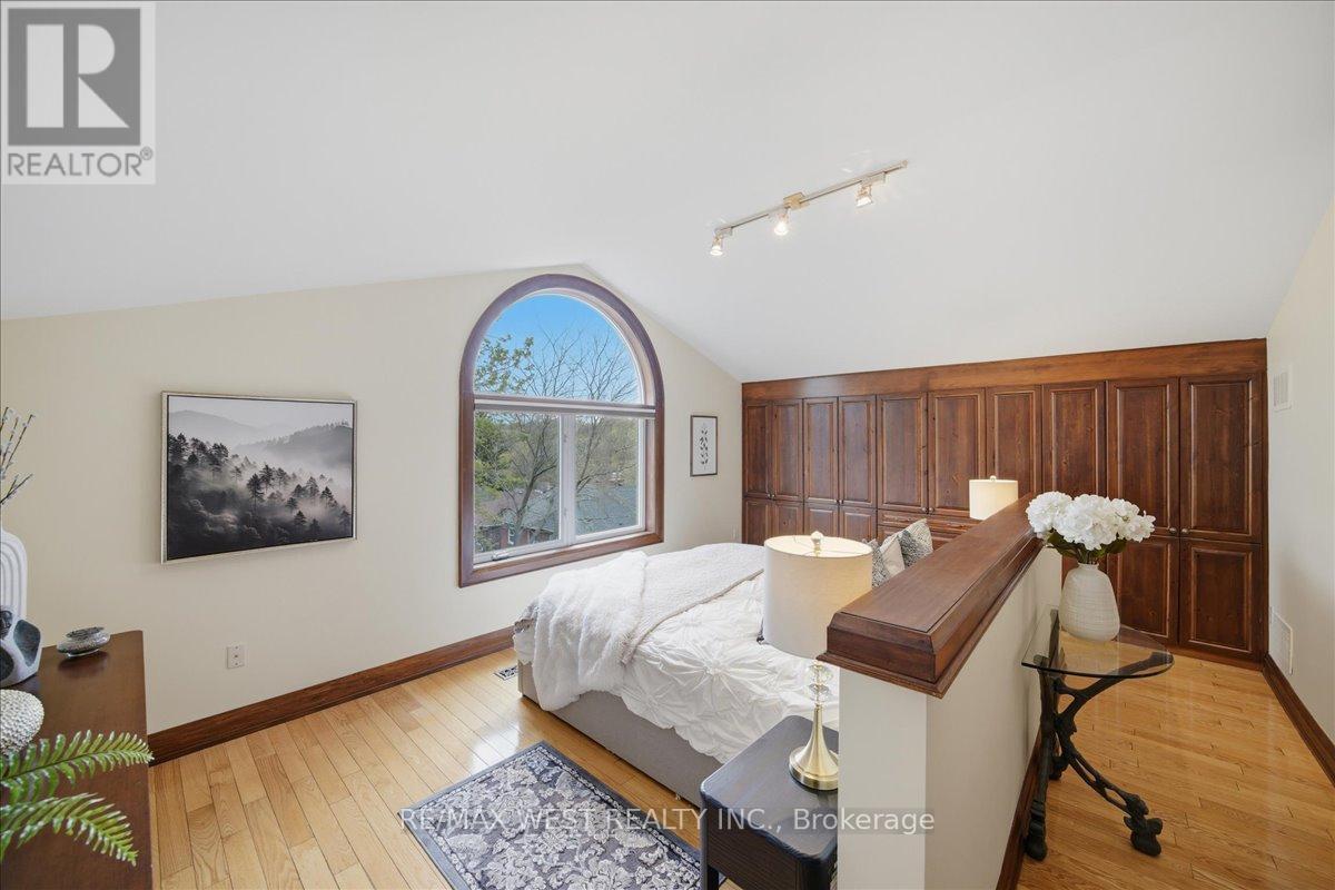 69 Mayfield Avenue, Toronto, Ontario  M6S 1K4 - Photo 29 - W13151922