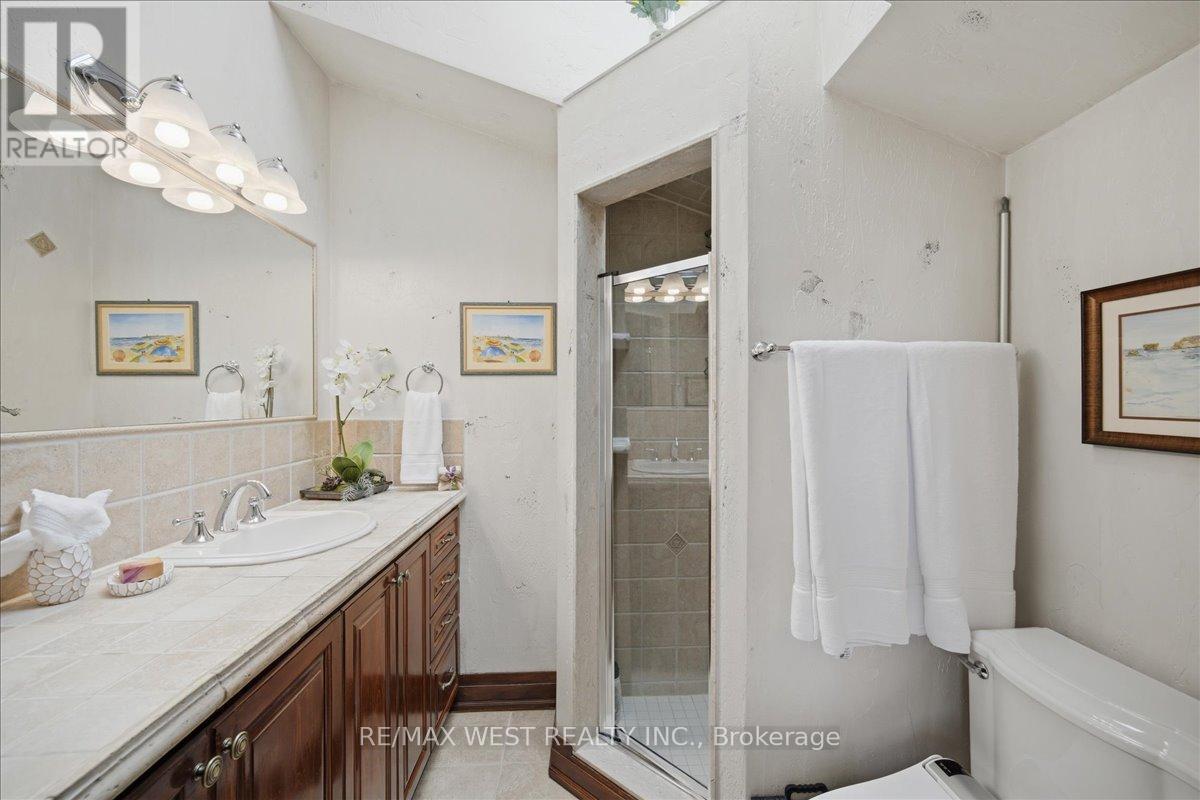 69 Mayfield Avenue, Toronto, Ontario  M6S 1K4 - Photo 31 - W13151922
