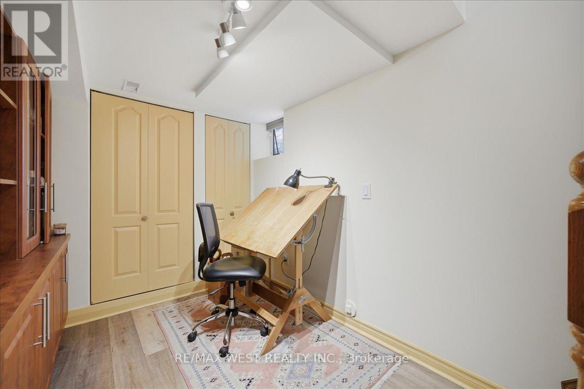 69 Mayfield Avenue, Toronto, Ontario  M6S 1K4 - Photo 32 - W13151922