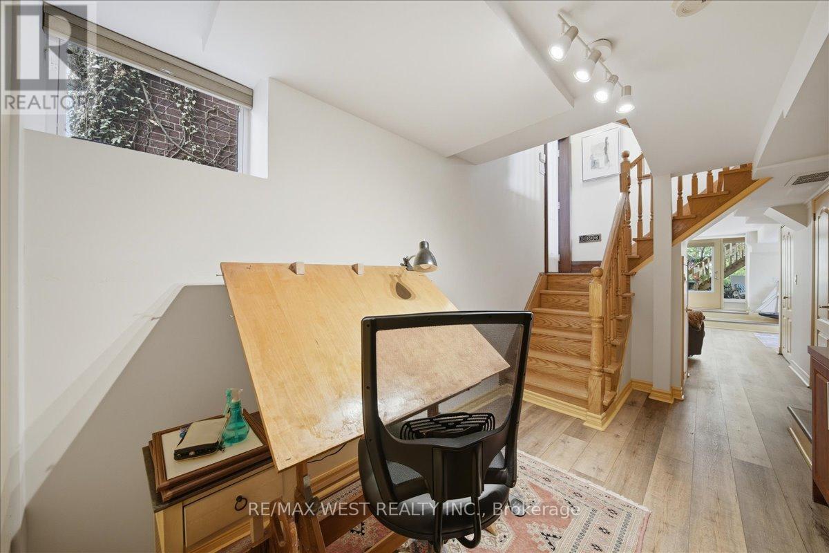 69 Mayfield Avenue, Toronto, Ontario  M6S 1K4 - Photo 33 - W13151922