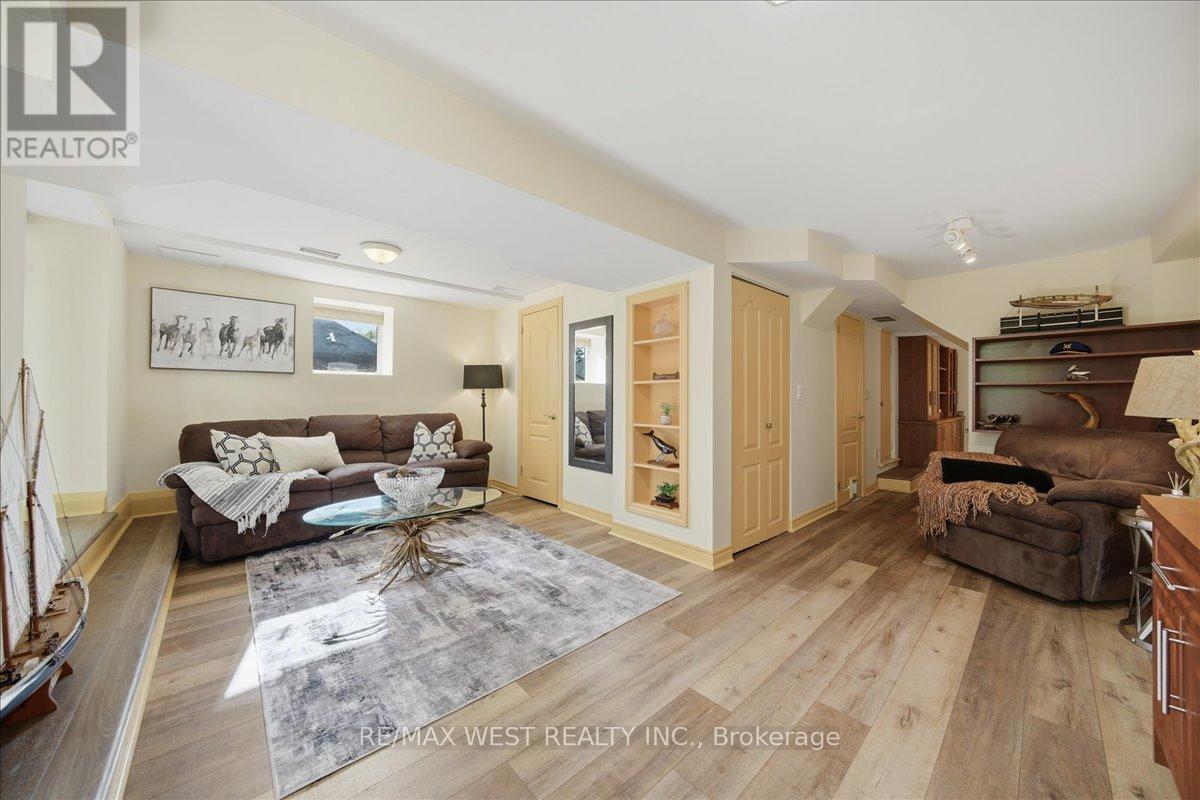 69 Mayfield Avenue, Toronto, Ontario  M6S 1K4 - Photo 35 - W13151922