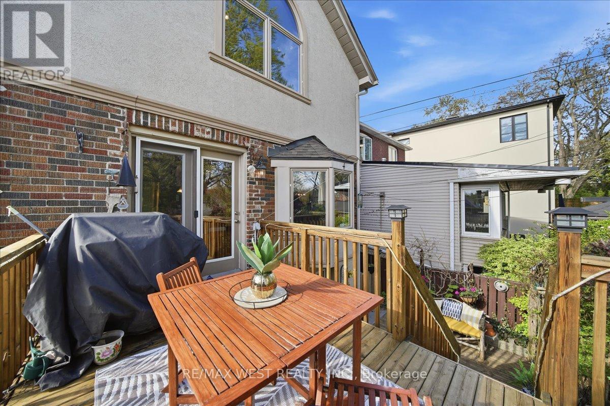 69 Mayfield Avenue, Toronto, Ontario  M6S 1K4 - Photo 40 - W13151922