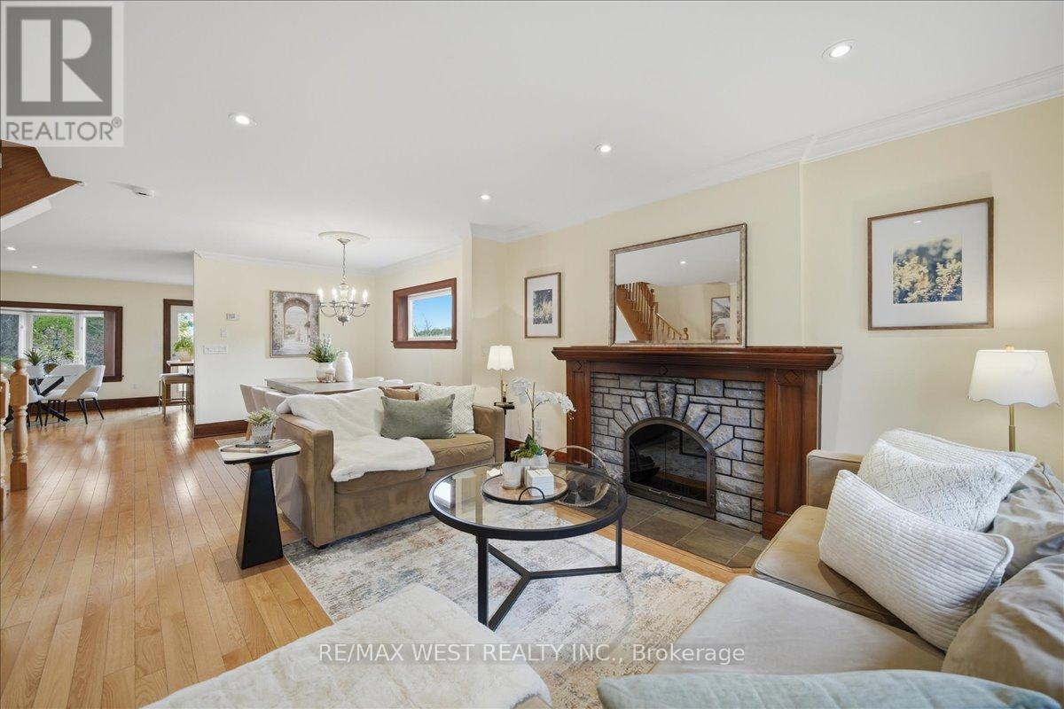69 Mayfield Avenue, Toronto, Ontario  M6S 1K4 - Photo 6 - W13151922
