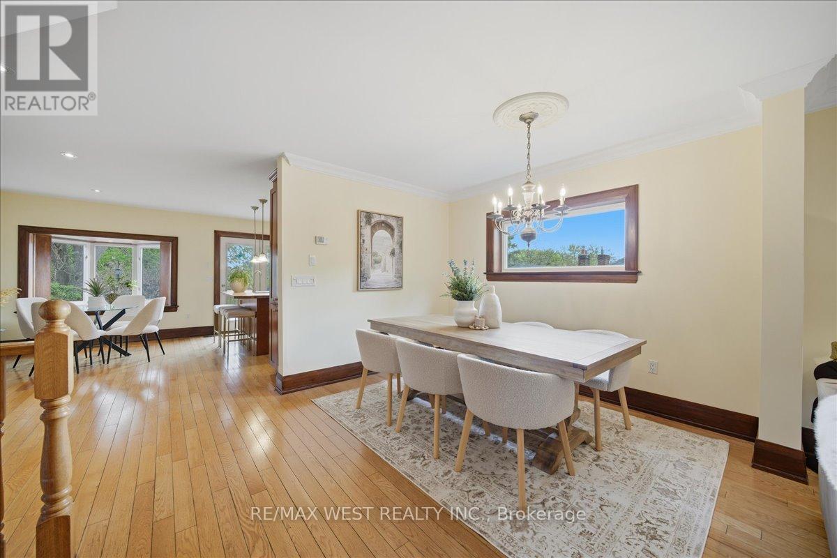 69 Mayfield Avenue, Toronto, Ontario  M6S 1K4 - Photo 7 - W13151922