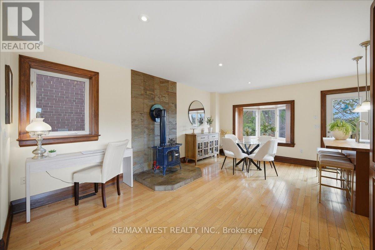 69 Mayfield Avenue, Toronto, Ontario  M6S 1K4 - Photo 9 - W13151922