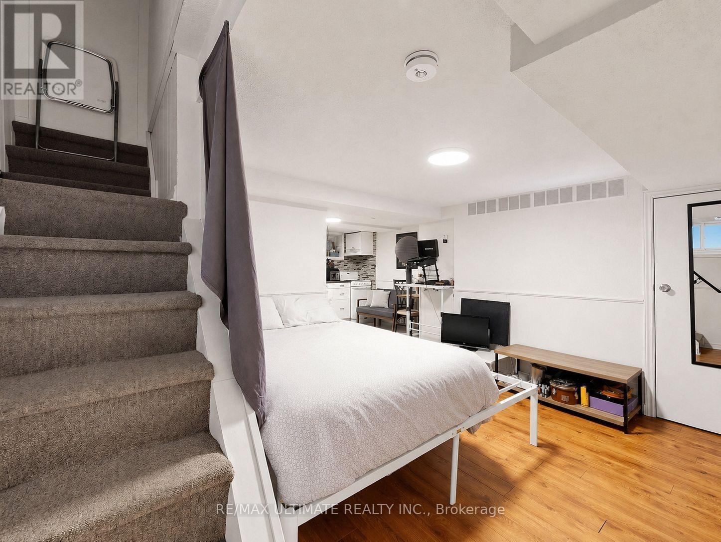35 Blackthorn Avenue, Toronto, Ontario M6N 3H4 - Photo 31 - W13120942