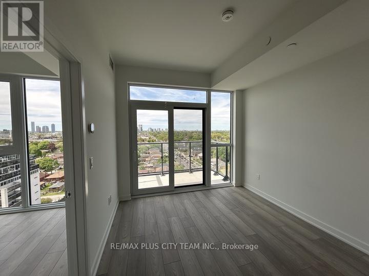 1005 - 1007 The Queensway Road, Toronto, Ontario  M8Z 0H4 - Photo 2 - W13149348