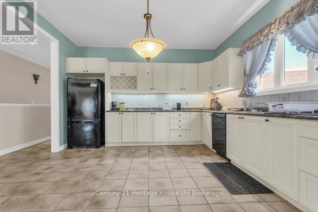 14 Green Gable Place, Woodstock, Ontario N4T 1W6 - Photo 11 - X13152026
