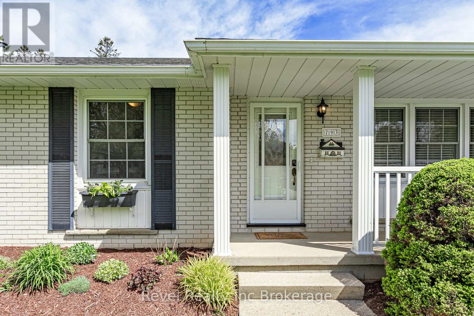 793 Gladstone Drive, Woodstock, Ontario N4S 5T3 - Photo 4 - X13152096