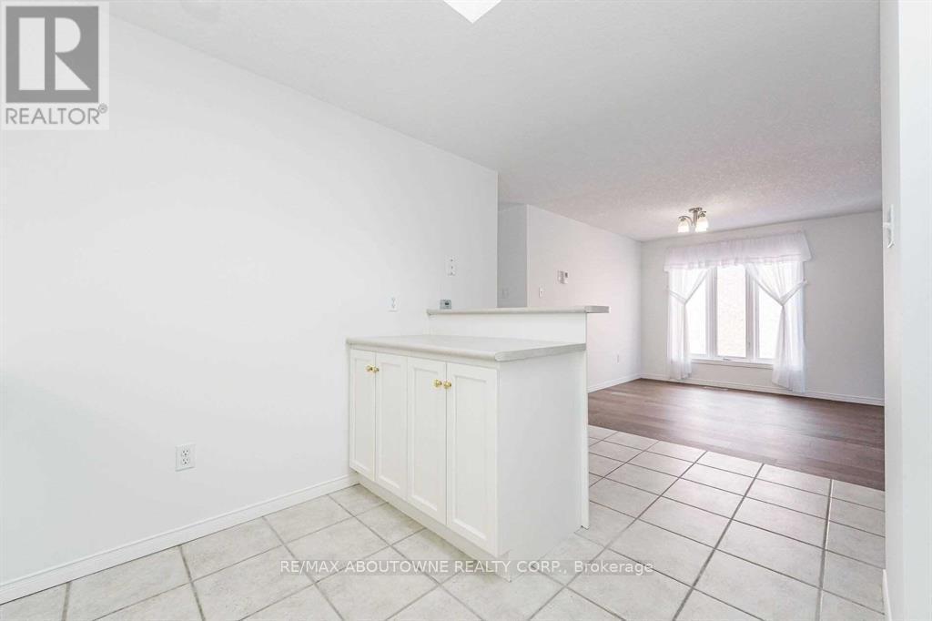 Main - 51 Boulder Crescent, Guelph (Clairfields/hanlon Business Park), Ontario  N1G 5A2 - Photo 11 - X13151884