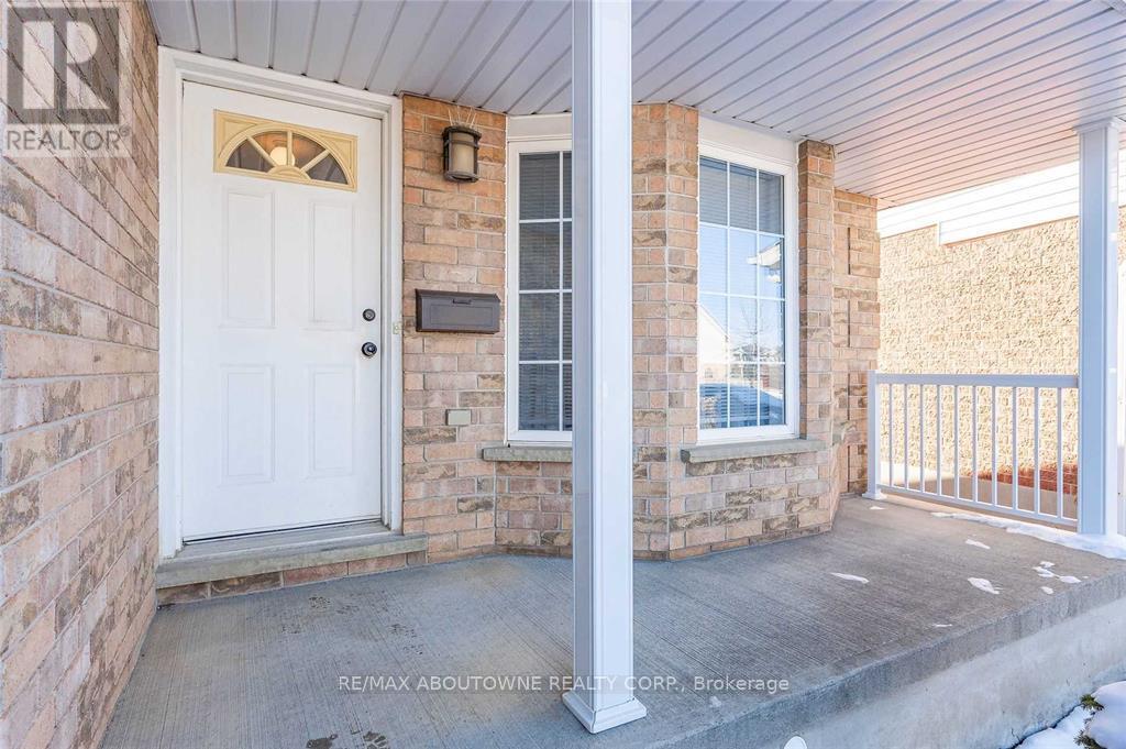 Main - 51 Boulder Crescent, Guelph (Clairfields/hanlon Business Park), Ontario  N1G 5A2 - Photo 2 - X13151884