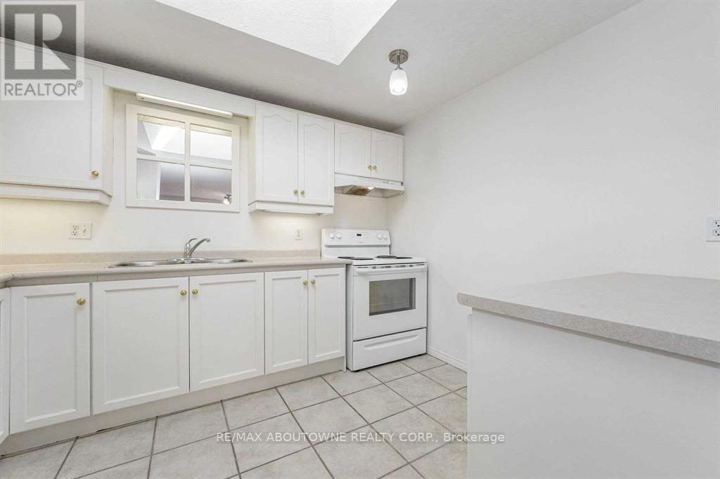 Main - 51 Boulder Crescent, Guelph (Clairfields/hanlon Business Park), Ontario  N1G 5A2 - Photo 8 - X13151884