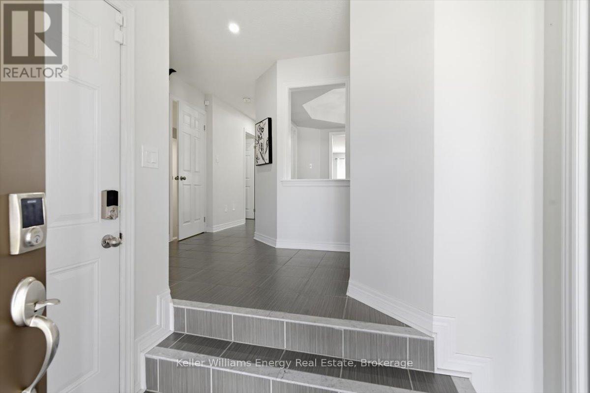 21 Denny Street, Ajax, Ontario  L1Z 0S3 - Photo 3 - E13152088