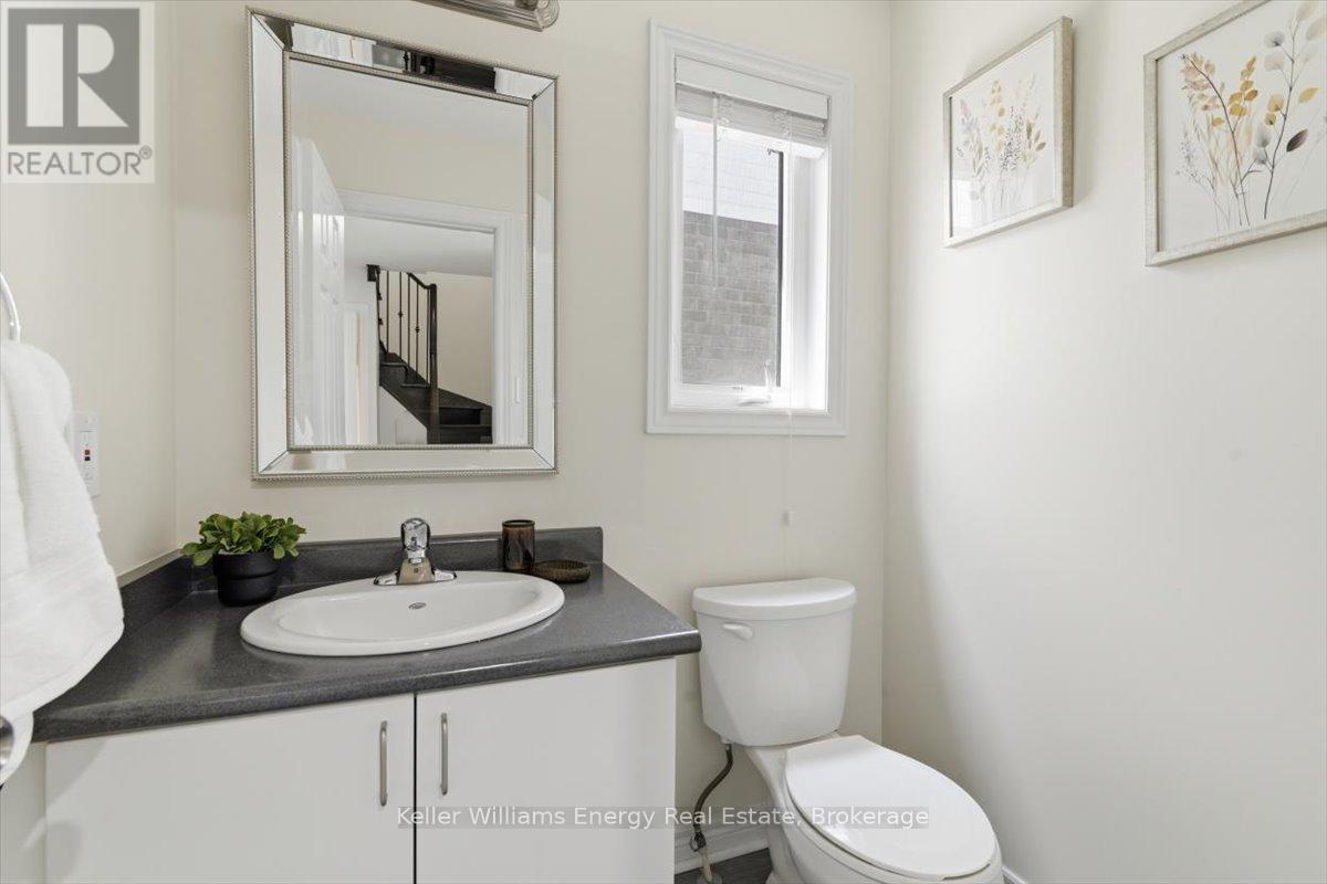 21 Denny Street, Ajax, Ontario  L1Z 0S3 - Photo 4 - E13152088