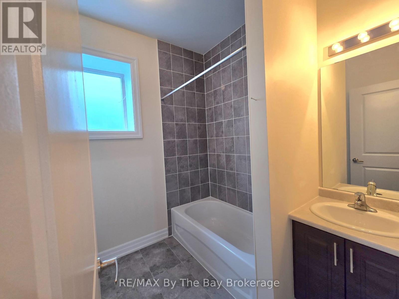 # Lower - 93 Allegra Drive, Wasaga Beach, Ontario  L9Z 1P2 - Photo 15 - S13152148
