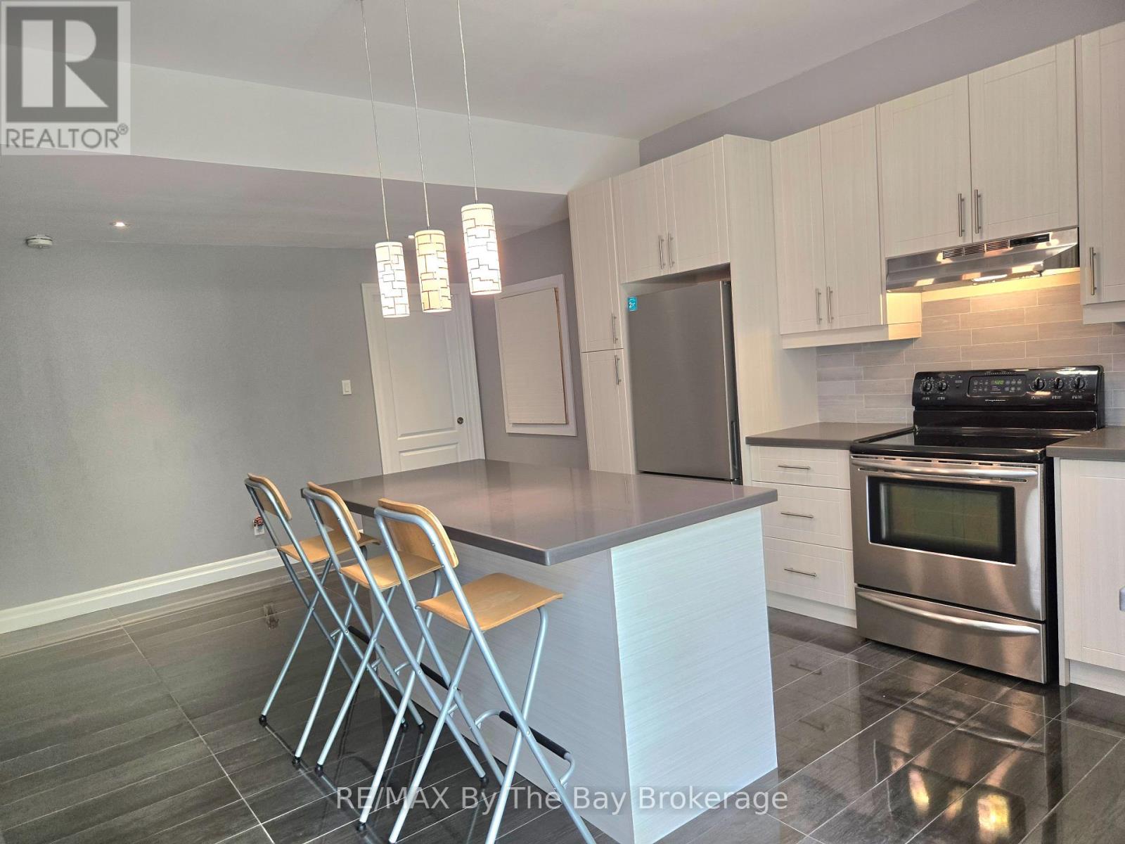 # Lower - 93 Allegra Drive, Wasaga Beach, Ontario  L9Z 1P2 - Photo 8 - S13152148