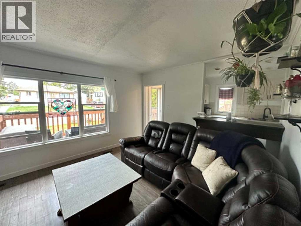 5413 57 Street, Ponoka, Alberta  T4J 1L6 - Photo 6 - A2312199
