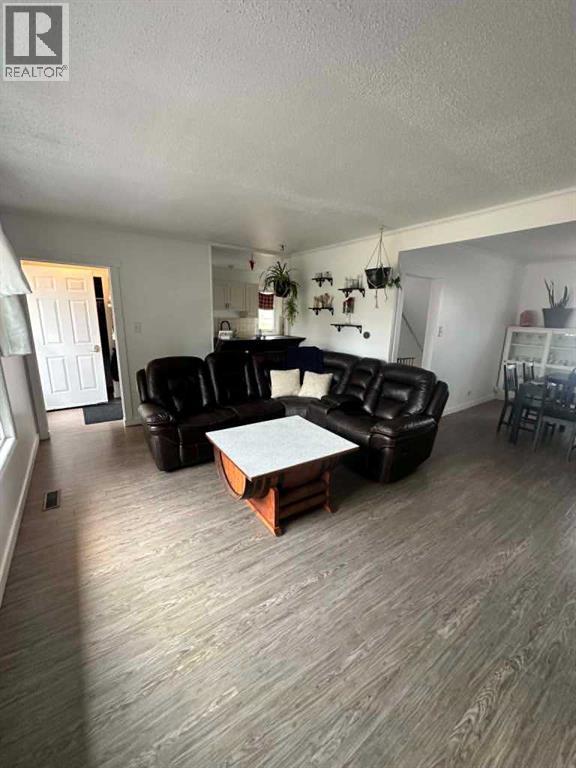 5413 57 Street, Ponoka, Alberta  T4J 1L6 - Photo 5 - A2312199