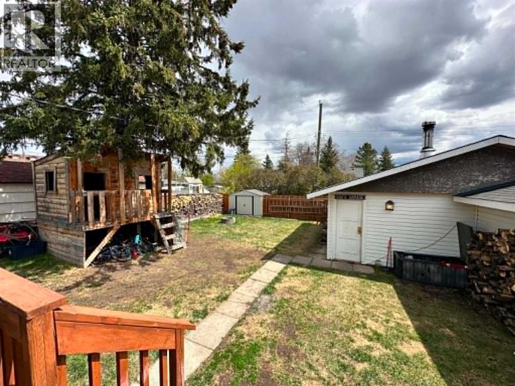 5413 57 Street, Ponoka, Alberta  T4J 1L6 - Photo 2 - A2312199