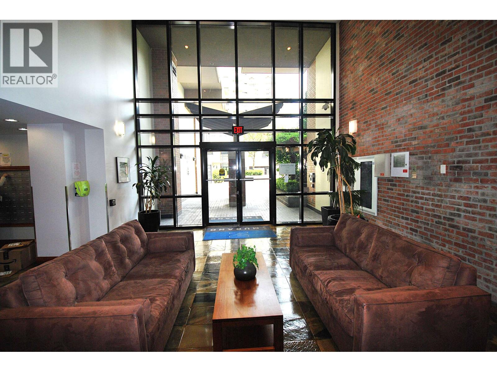 404 10 Renaissance Square, New Westminster, British Columbia V3M 7B1 - Photo 2 - R3120561