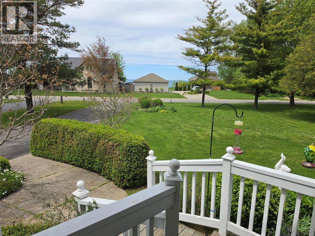 4217 Bluepoint Drive, Plympton-Wyoming, Ontario  N0N 1J6 - Photo 4 - 26010658