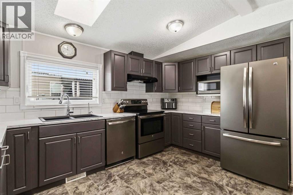 189 Cree Road, Fort Mcmurray, Alberta  T9K 1X8 - Photo 4 - A2294161