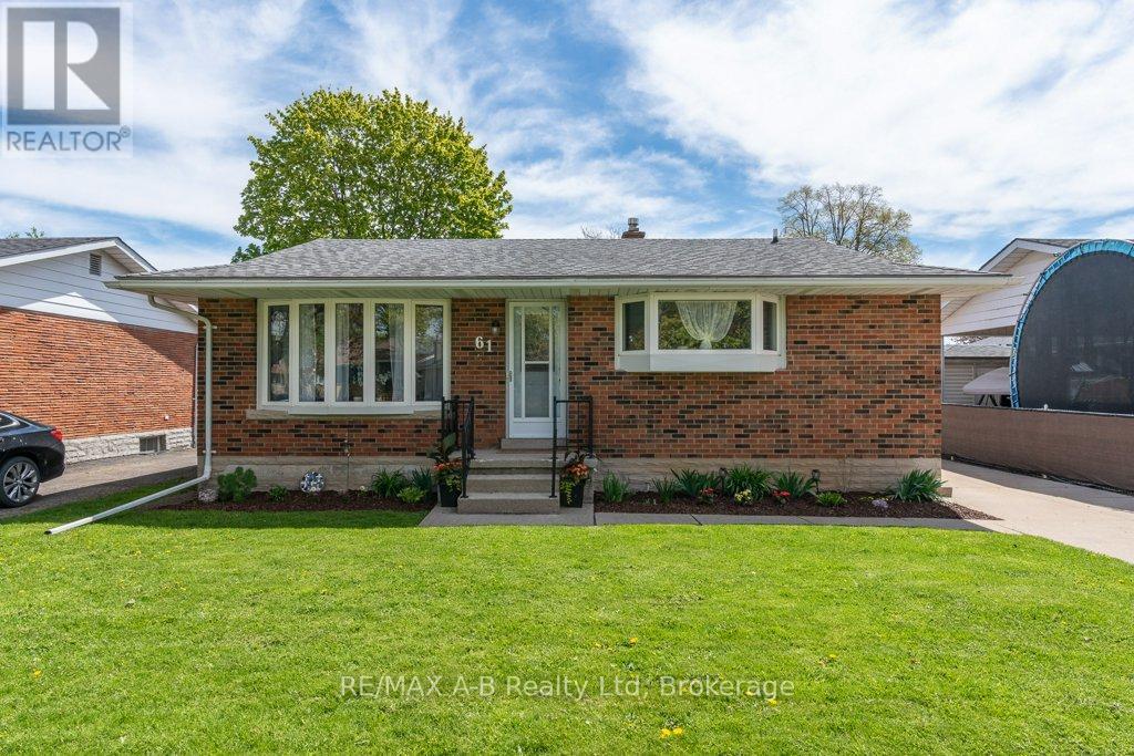 61 Mc Donald Street, Stratford, Ontario  N5A 4W4 - Photo 1 - X13152128