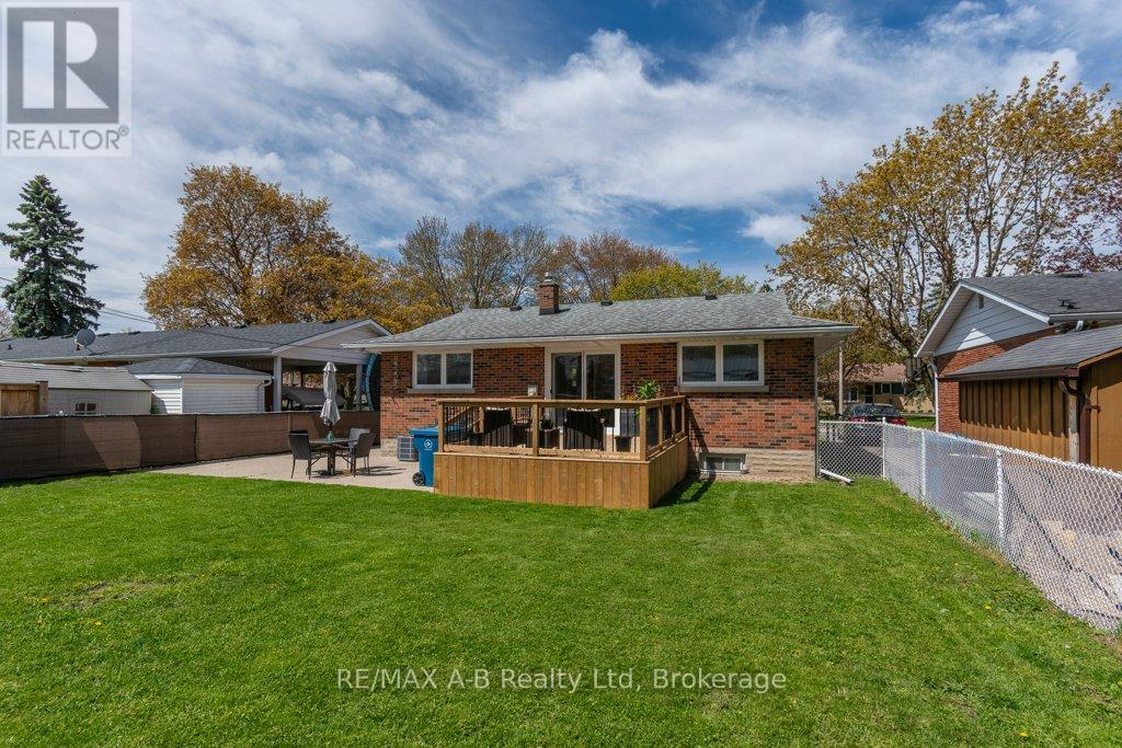 61 Mc Donald Street, Stratford, Ontario  N5A 4W4 - Photo 11 - X13152128