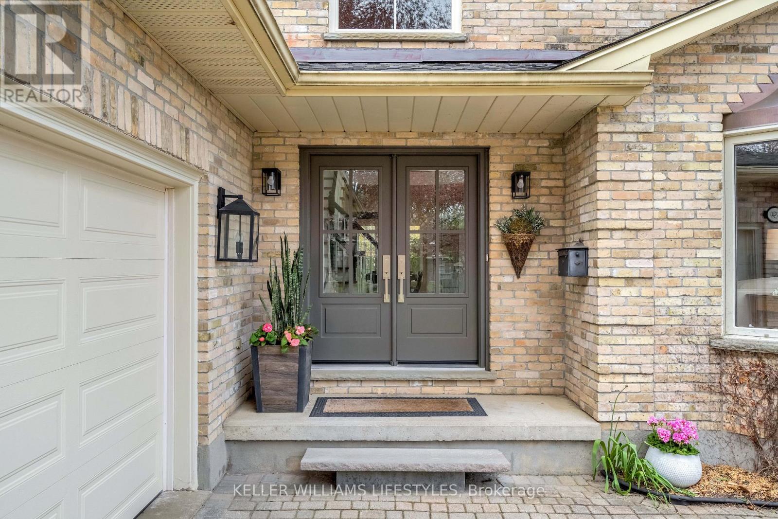 39 Summerdale Crescent, London South, Ontario  N6K 4C3 - Photo 3 - X13152010