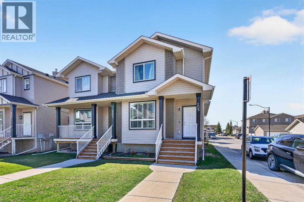 209 Sandford Place NW, Langdon, Alberta  T0J 1X2 - Photo 2 - A2311103