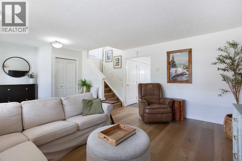 130 Luxstone Way Sw, Airdrie, Alberta  T4B 0H6 - Photo 6 - A2311405
