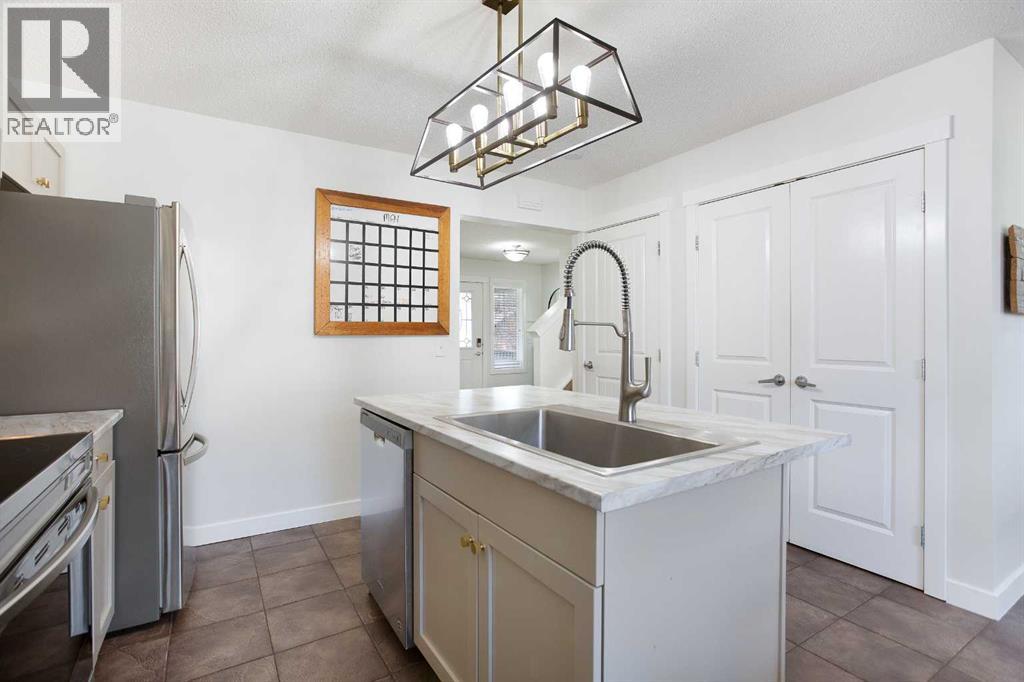 130 Luxstone Way Sw, Airdrie, Alberta  T4B 0H6 - Photo 11 - A2311405