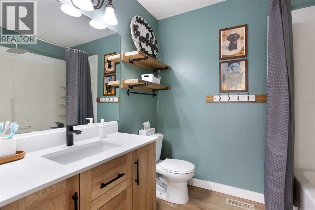 130 Luxstone Way Sw, Airdrie, Alberta  T4B 0H6 - Photo 21 - A2311405