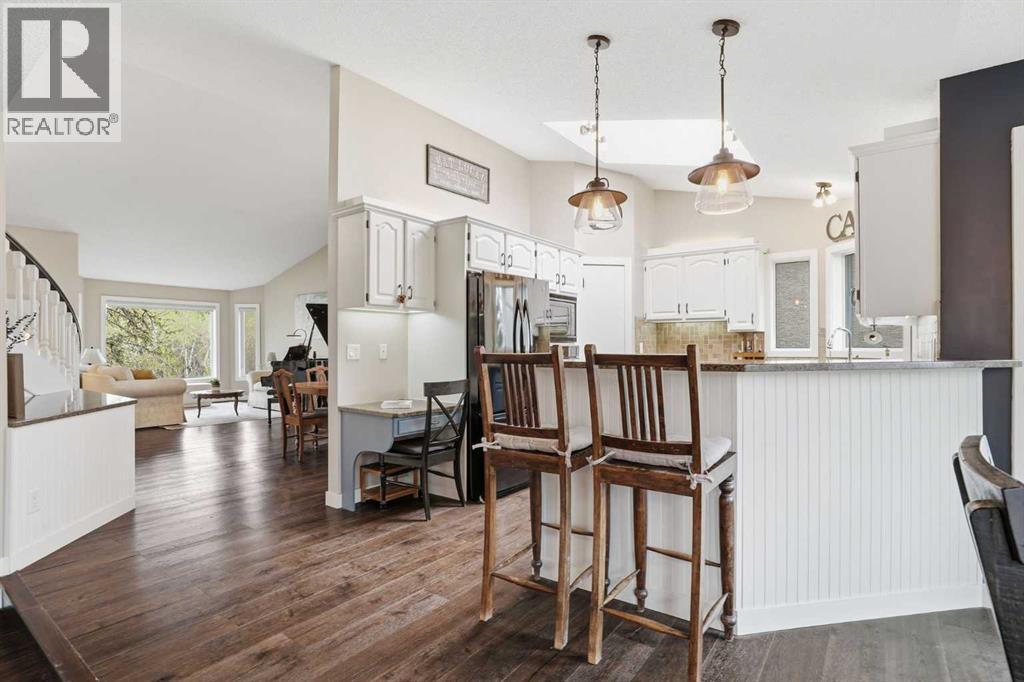 19 Hawkside Close NW, Calgary, Alberta  T3G 3K3 - Photo 7 - A2311929