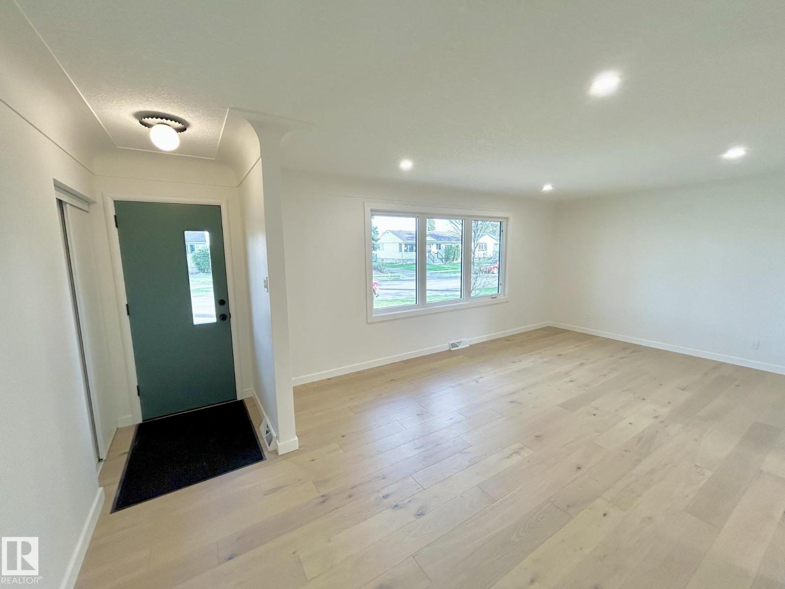 8516 64 Av Nw, Edmonton, Alberta  T6E 0H3 - Photo 6 - E4488854