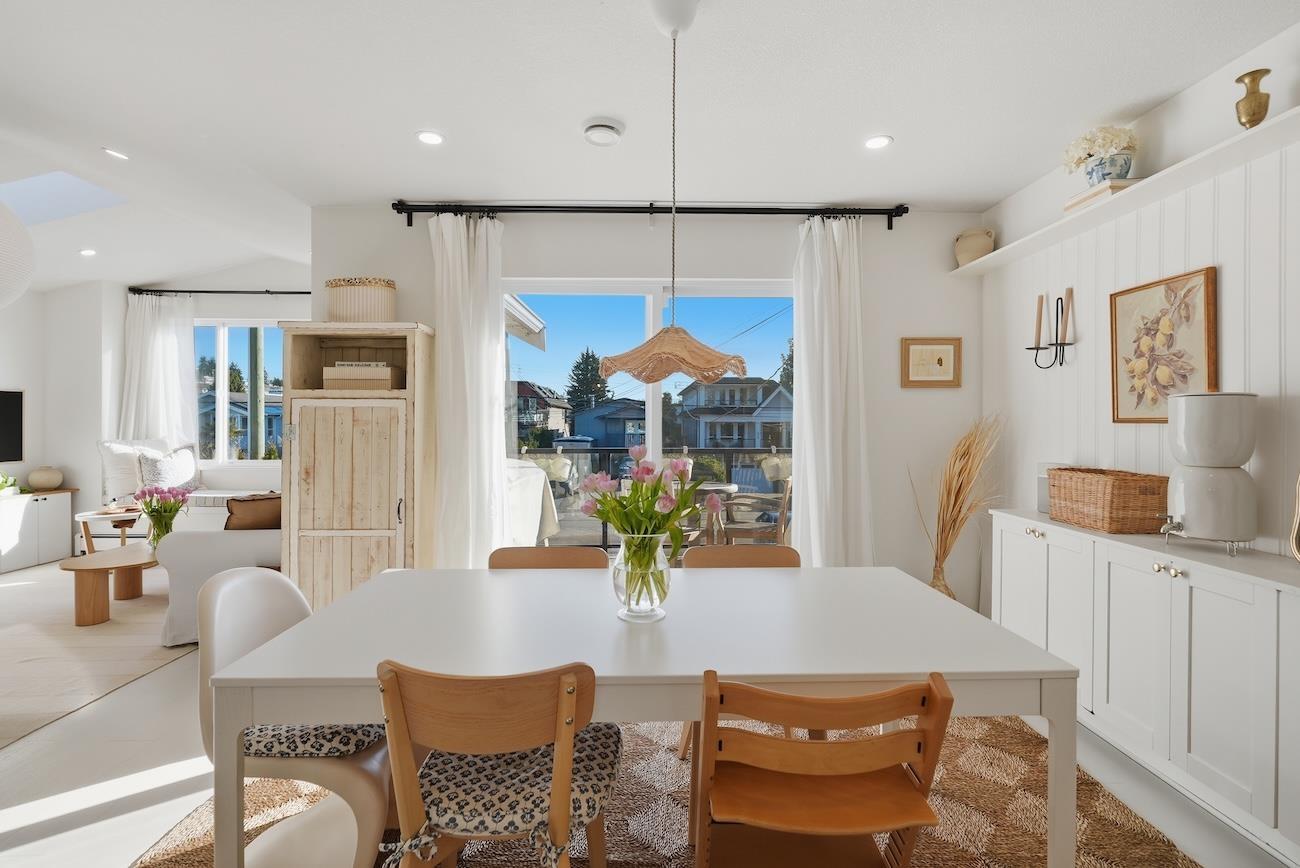 863 LEE STREET, White Rock, British Columbia