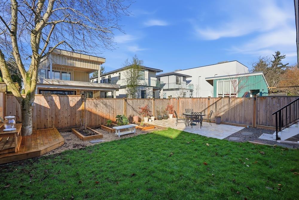863 Lee Street, White Rock, British Columbia V4B 4N7 - Photo 10 - R3125946