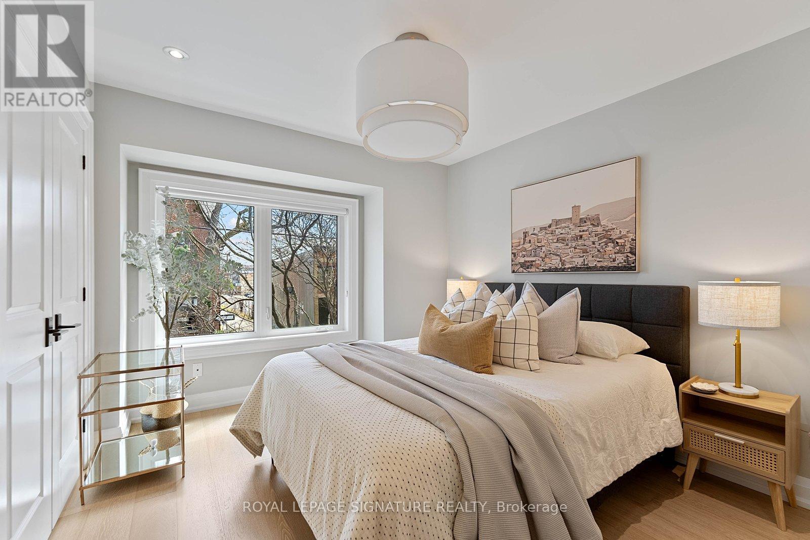100 Sussex Avenue, Toronto, Ontario  M5S 1K3 - Photo 22 - C13152180